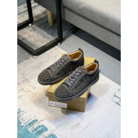 Christian Louboutin Louis Junior Picos de Baja en la parte superior de la Zapatilla de deporte Veau Velours de Oliva