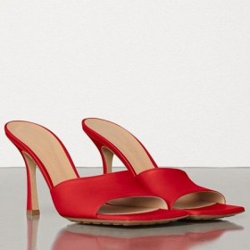 Bottega Veneta Tramo Mulas 90mm Rojo de piel de cordero Bottega Veneta Mulas