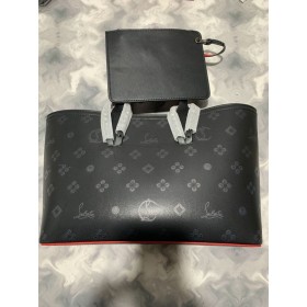 Christian Louboutin De Este A Oeste, Cabata De Asas De Piel De Becerro Loubinthesky Negro Christian Louboutin Bolsas