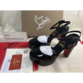 Christian Louboutin Loo De La Bomba 130 Mm Bombas De Charol Negro