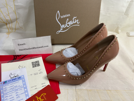 Christian Louboutin Anjalina Spike Pumpe Besat Nude Patent Læder Christian Louboutin Sko