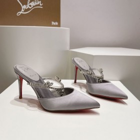 Christian Louboutin Planet Dronningen 70 mm Pumper med Satin Grå Krystaller