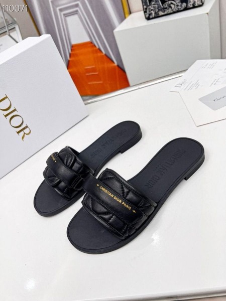 Dior(r)evolutie van de Vrouwen Schuif Zwarte Gewatteerde Cannage Kalfsleer