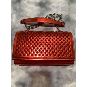 Christian Louboutin Paloma Koppeling Metallic Leer en Spikes Rood