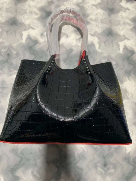 Christian Louboutin Cabarock Tote Laukku Krokotiili Kohokuvioitu Kiiltonahka-Spikes Musta