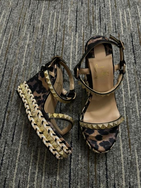 Christian Louboutin Pira Ryad 110 mm Kiiloja Nappa Silkki Leopard