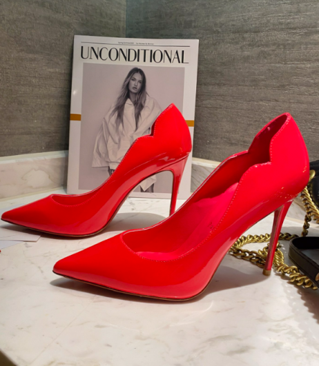 Christian Louboutin Pumps Hot Chick 100 mm Patent Leather Red