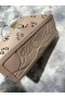 Christian Louboutin Cabarock Piikkejä Kangaskassi Vasikannahka Loubinthesky Rei ' Itetty Beige Christian Louboutin Laukut