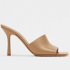 Bottega Veneta Venyttää Muulit 90mm Beige Karitsannahka Bottega Veneta Kengät
