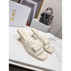 Dior(r)evolution Kallistuneena liu ' uta Valkoinen Tikattu Cannage Vasikannahka