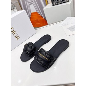 Dior(r)evolution Naisten Dian Musta Quilted Calfskin Cannage