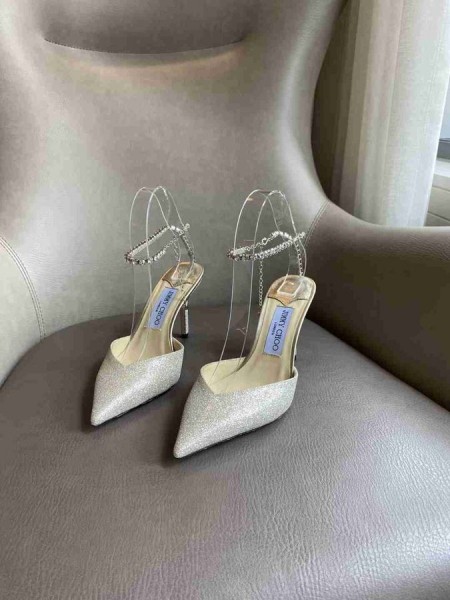 Jimmy Choo Saeda 85mm Pompes de Paillettes Tissu Embellissement en Cristal d'Argent d'Or