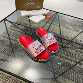 Christian Louboutin Diapositives Logo en Relief les Sandales CL Chaussures