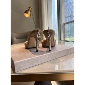 Jimmy Choo Saeda 85mm Pompes en Daim Embellissement en Cristal Nu