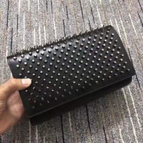 Christian Louboutin Paloma Embrayage en Cuir de Veau et de Crampons Noir