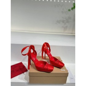 Christian Louboutin Cassia Dentelle Jusqu'À 100 Mm De Lanières Pompes En Crêpe De Satin Rouge