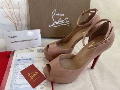 Christian Louboutin Plattformen Runde Chick Alta 150 mm Nude Patent