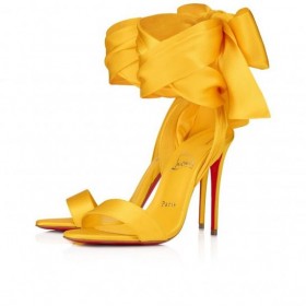 Christian Louboutin Sandale Du DéSert 100 Mm Riemchen-Sandalen Crepe Satin Pollen CL-Schuhe