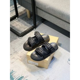 Christian Louboutin Daddy-Pool-Donna Spikes Beschlagene Sandalen CL Schuhe Store