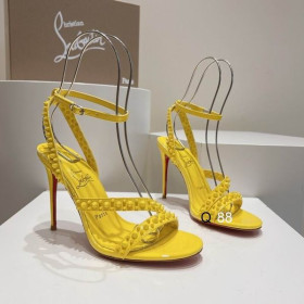 Christian Louboutin Mafaldina Spitzen Sandalen 100mm Patent Leder Gelb