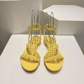 Christian Louboutin Mafaldina Flache Sandalen Patent Leder Gelb