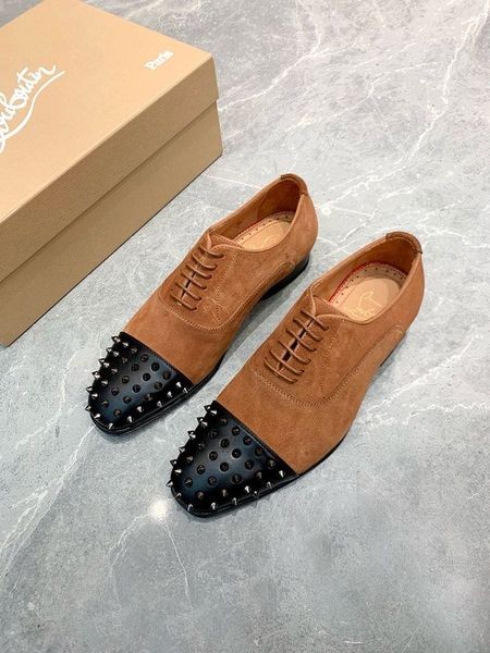 DiscouChristian Louboutin Gregossic Επίπεδο της Οξφόρδης Αιχμές δέρμα μοσχαριού και Σουέτ Μαύρο Καφέ